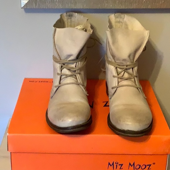 Miz Mooz Lilly Boots in Red,Cream - Picture 3 of 4